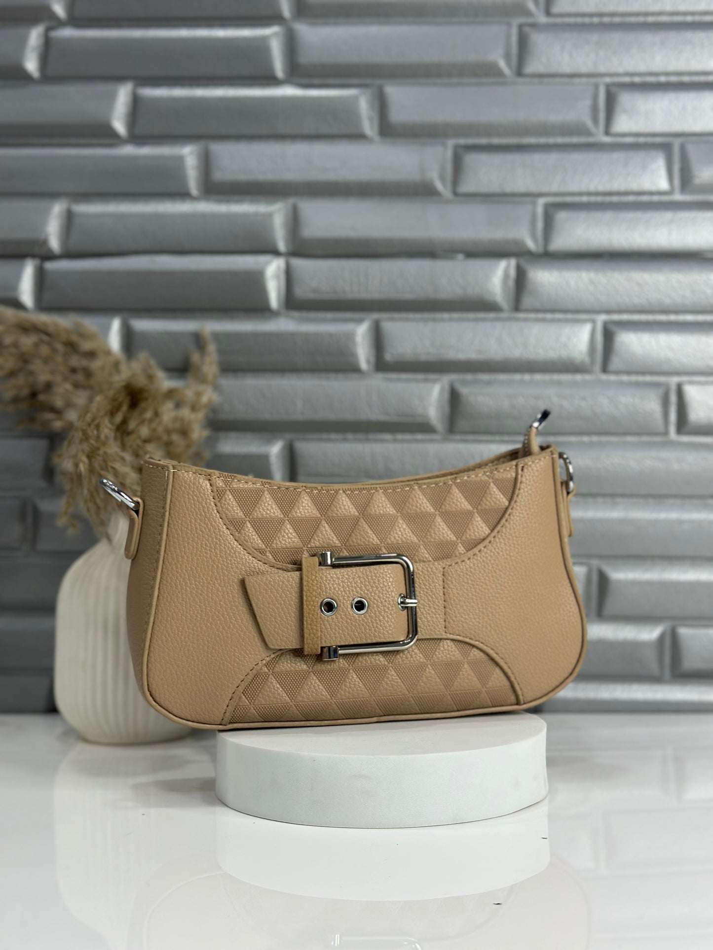 Quinn Sling Bag