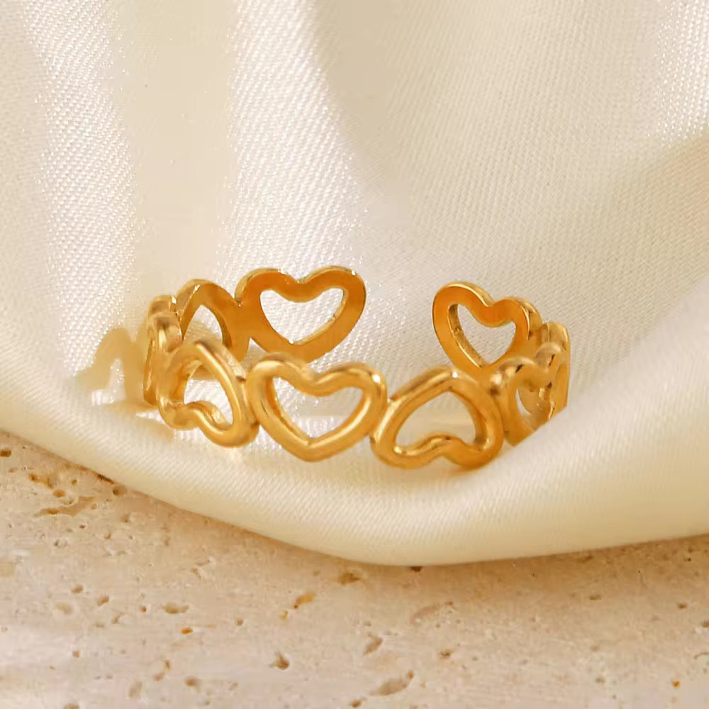 HEARTED HUE 18K GOLD PLATED RING (LIGHT WEIGHT)