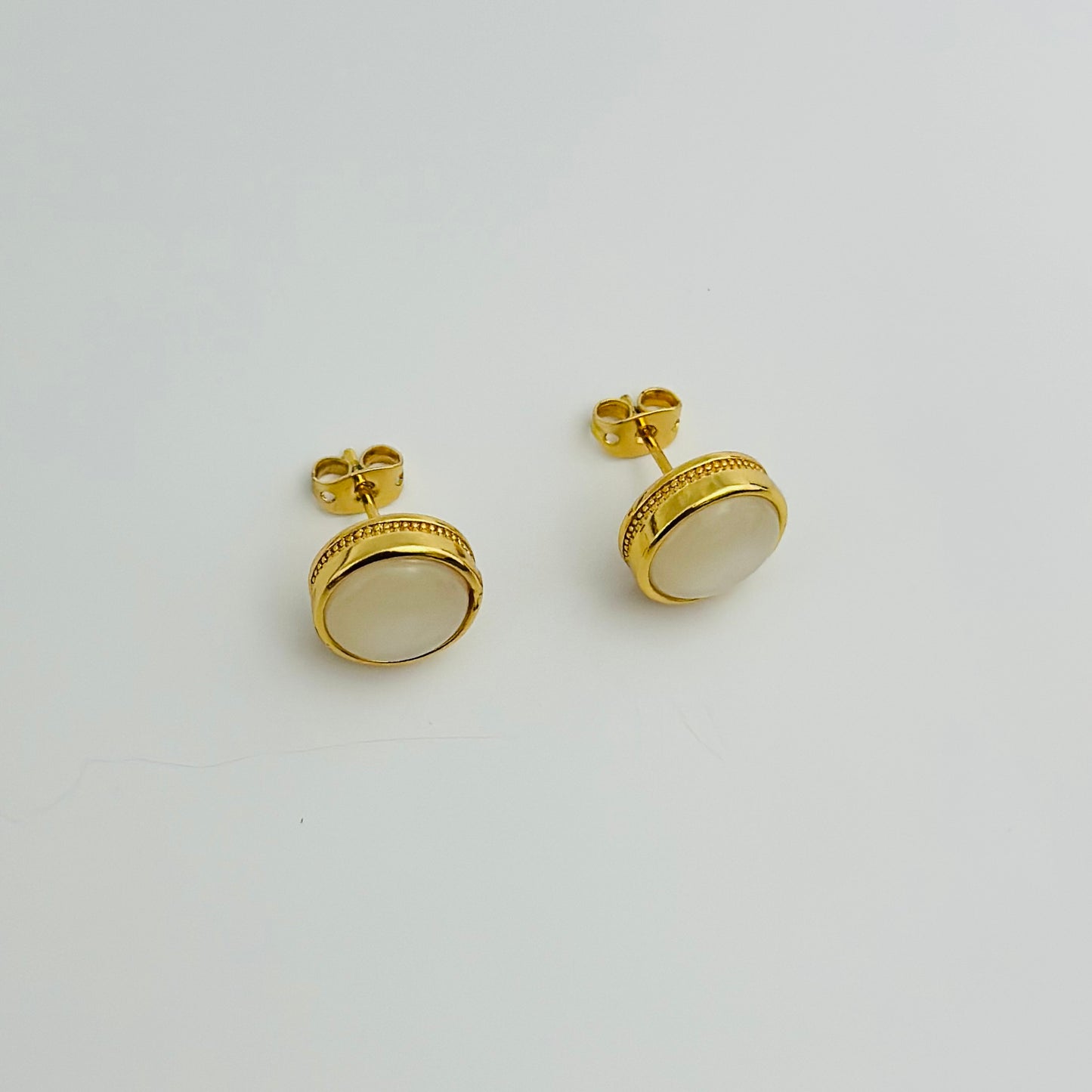 Mary stud earrings -18k Gold Plated