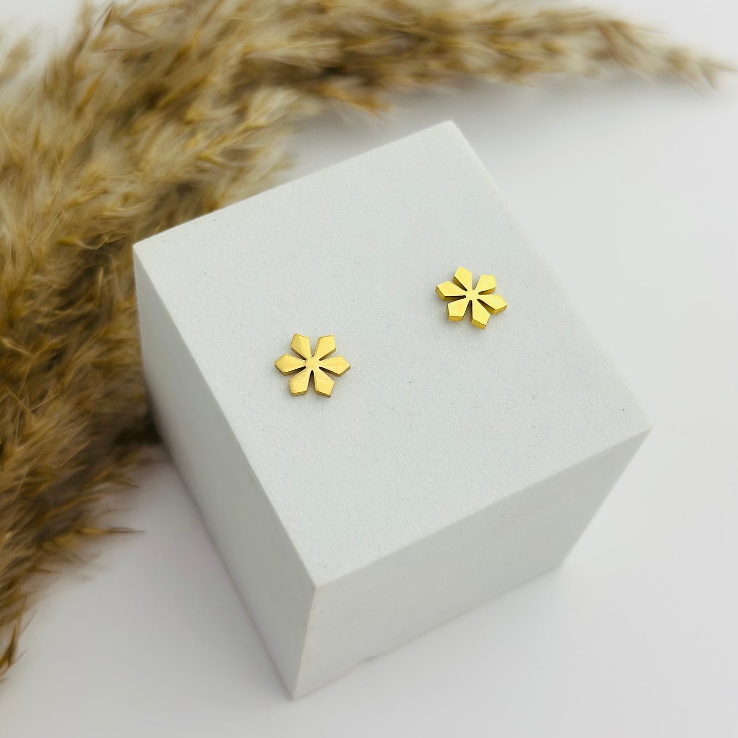 Nova Floral Stud -18k Gold Plated