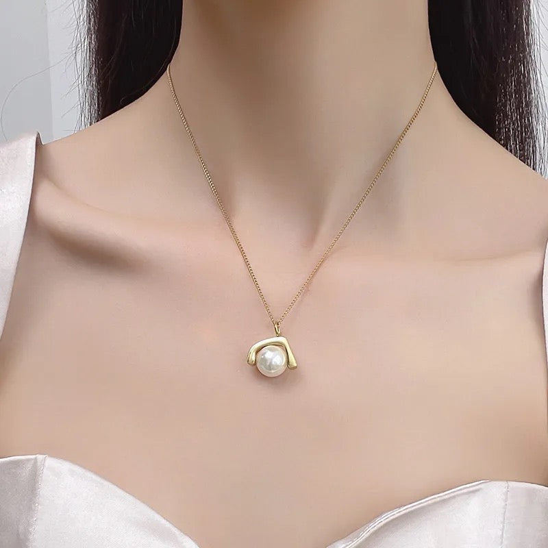Aurora Pearl Necklace -18k Gold Plated
