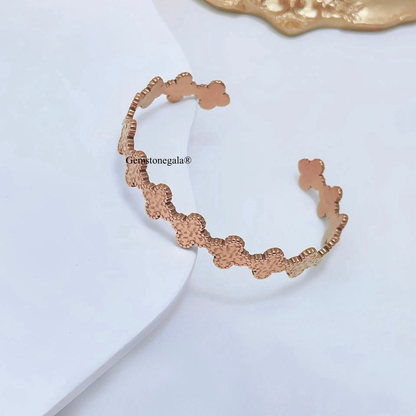 Clover Textura Kada -18k Gold Plated