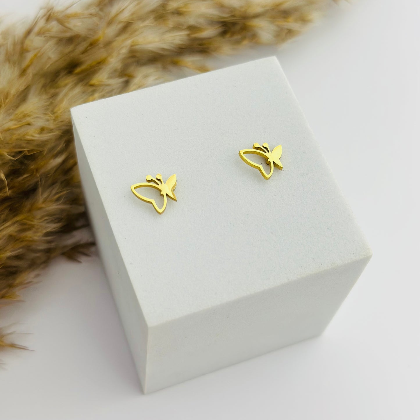 Flutter Kiss Stud -18k Gold Plated
