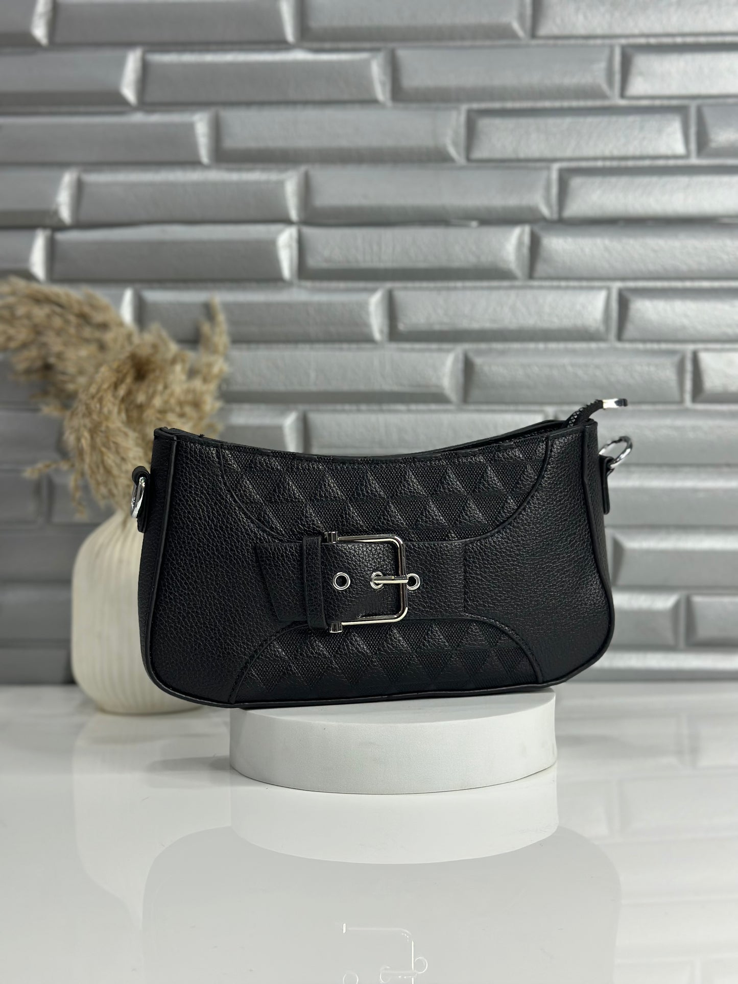Quinn Sling Bag