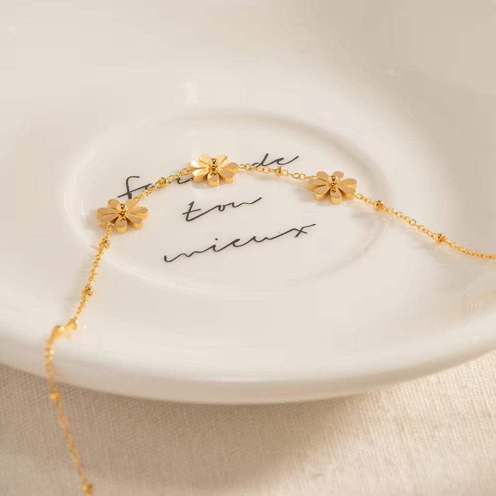 Petal Glow Necklace
