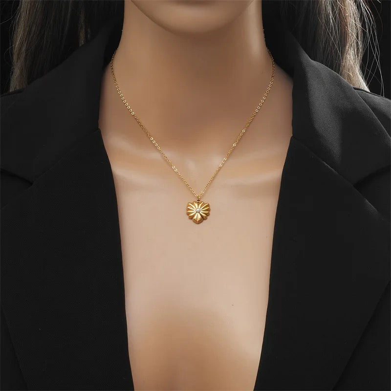 Rumana Heart Necklace -18k Gold Plated