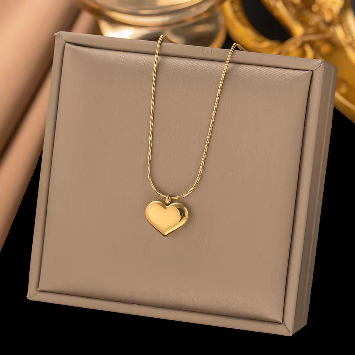 Auré Heart Necklace