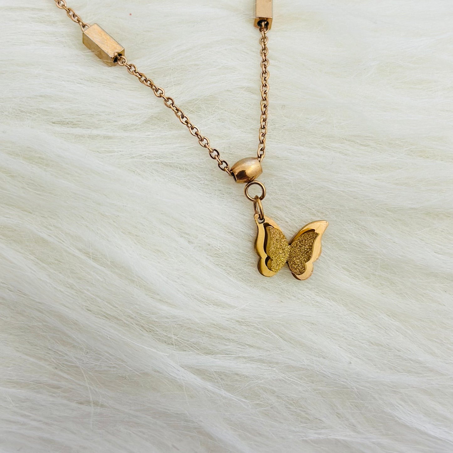 Breezefly Necklace