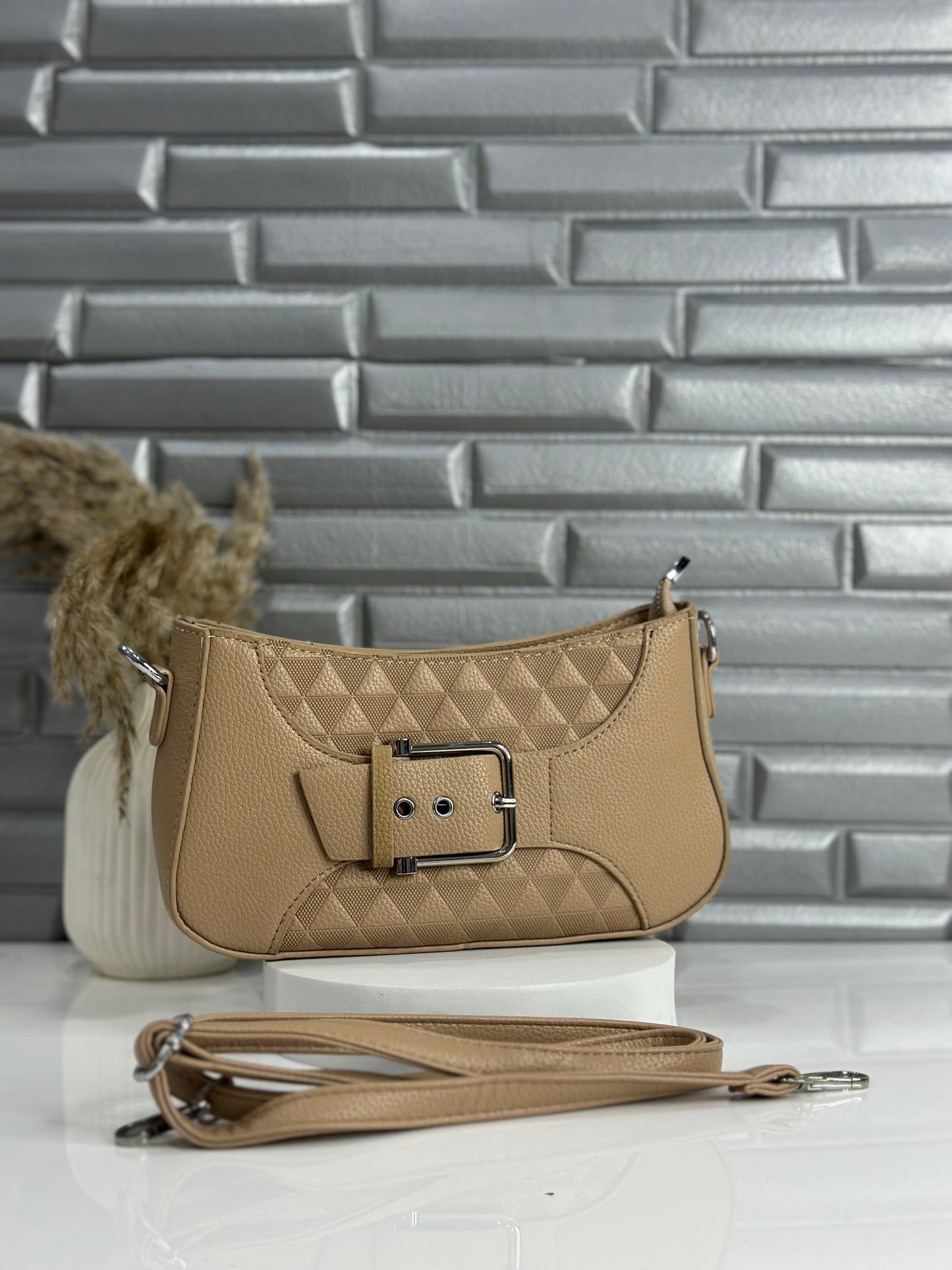 Quinn Sling Bag