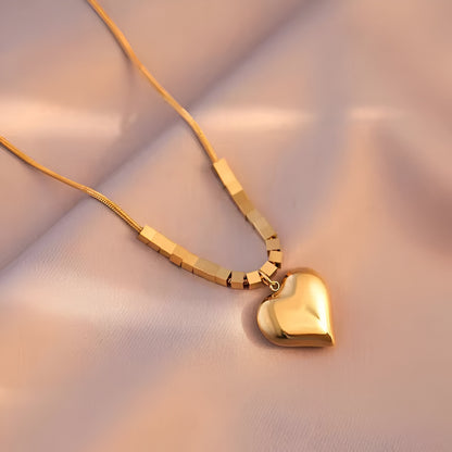 Coraline necklace