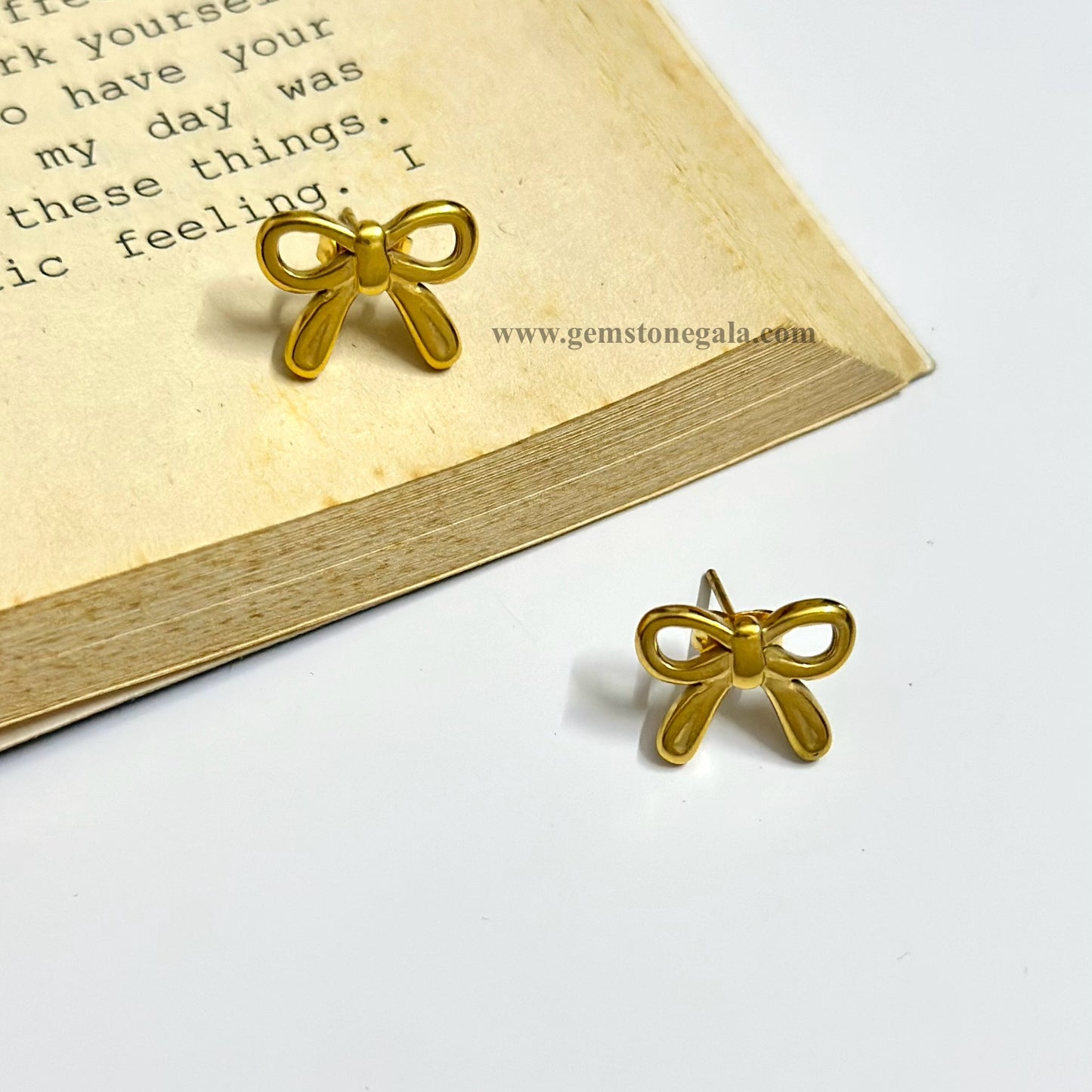BowGlow earrings