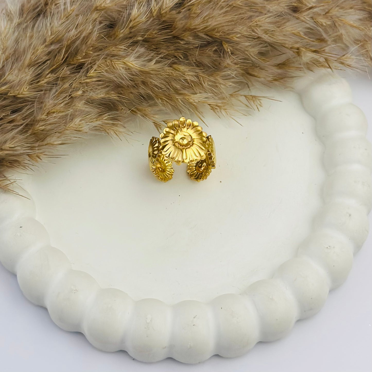 DAISY EVELYN 18K GOLD PLATED RING