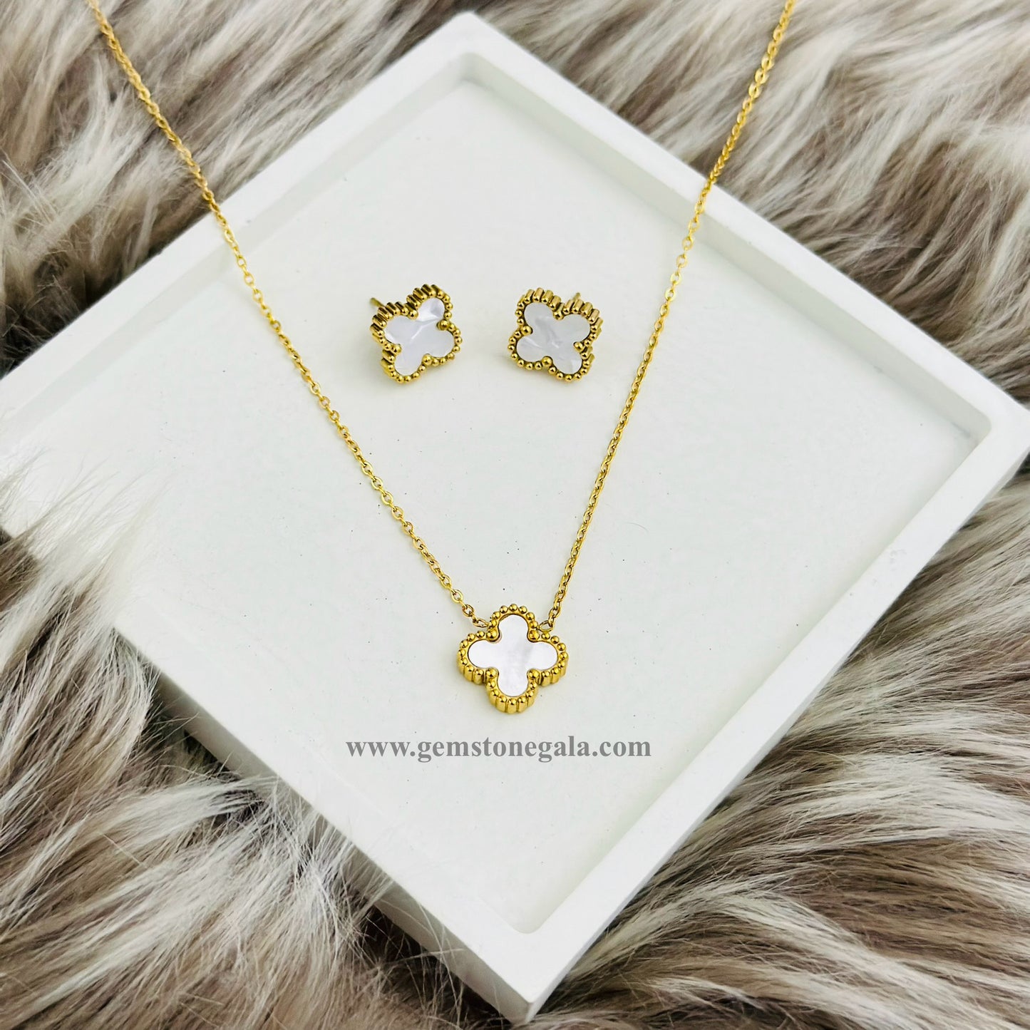 Clover Combo ( Necklace + Earrings )