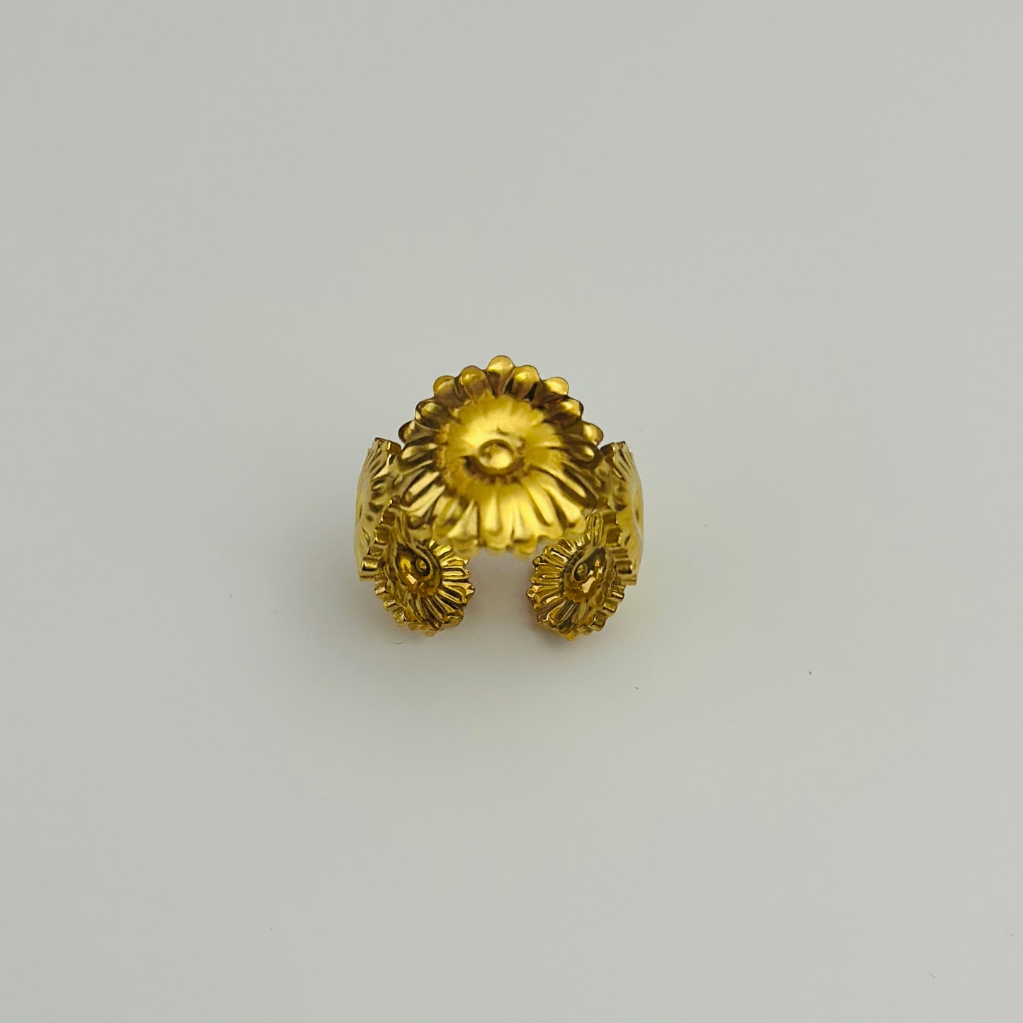 DAISY EVELYN 18K GOLD PLATED RING